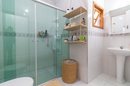 Casa à venda com 164m², 3 quartos e 4 vagasBanheiro da Suíte 01