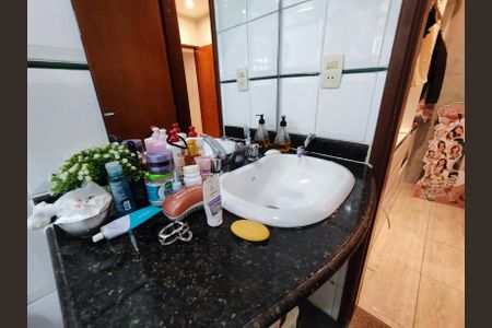 Apartamento à venda com 370m², 5 quartos e 3 vagasBanheiro da Suíte 2