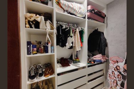 Apartamento à venda com 370m², 5 quartos e 3 vagasCloset da Suíte 2