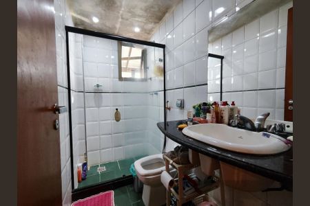 Apartamento à venda com 370m², 5 quartos e 3 vagasBanheiro da Suíte 2