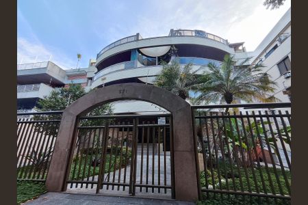 Apartamento à venda com 370m², 5 quartos e 3 vagasFachada