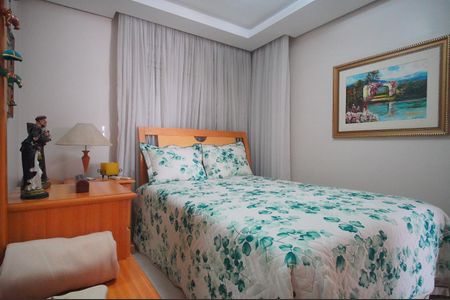 Apartamento à venda com 193m², 2 quartos e 4 vagasSuíte 2