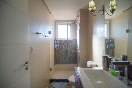 Apartamento à venda com 193m², 2 quartos e 4 vagasBanheiro 2 da suíte 1