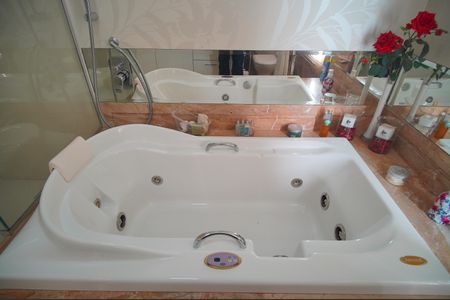 Apartamento à venda com 193m², 2 quartos e 4 vagasBanheiro 1 da suíte 1