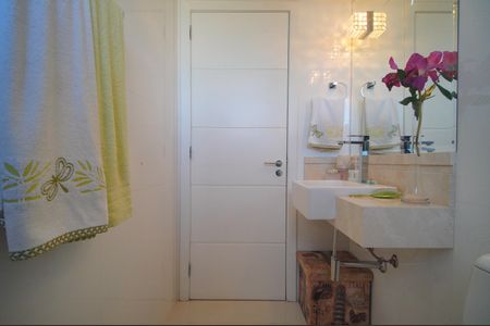 Apartamento à venda com 193m², 2 quartos e 4 vagasBanheiro da Suíte 2