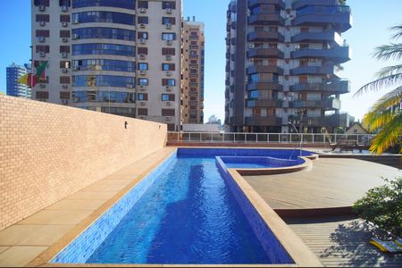 Apartamento à venda com 193m², 2 quartos e 4 vagasÁrea comum - Piscina