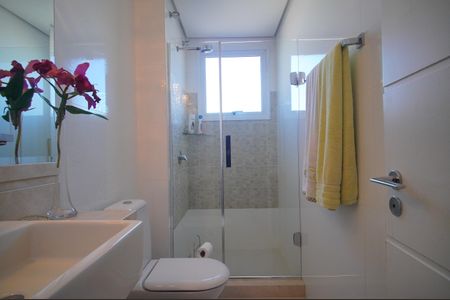 Apartamento à venda com 193m², 2 quartos e 4 vagasBanheiro da Suíte 2