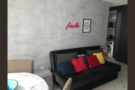 Apartamento à venda com 42m², 1 quarto e 1 vagaFoto 01