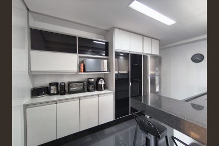 Apartamento à venda com 129m², 3 quartos e 2 vagas Apartamento à venda com 129m², 3 quartos e 2 vagasCozinha