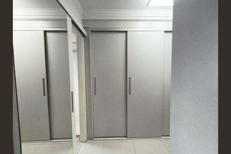 Apartamento à venda com 129m², 3 quartos e 2 vagas Apartamento à venda com 129m², 3 quartos e 2 vagasSuíte