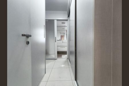 Apartamento à venda com 129m², 3 quartos e 2 vagas Apartamento à venda com 129m², 3 quartos e 2 vagasSuíte