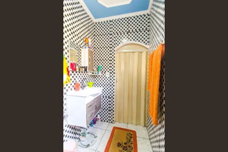 Casa à venda com 180m², 5 quartos e 2 vagas Casa à venda com 180m², 5 quartos e 2 vagasBanheiro da Suíte 1