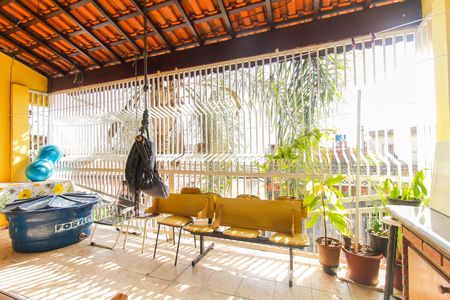 Casa à venda com 180m², 5 quartos e 2 vagas Casa à venda com 180m², 5 quartos e 2 vagasVaranda da Suíte 1