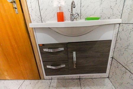 Casa à venda com 180m², 5 quartos e 2 vagas Casa à venda com 180m², 5 quartos e 2 vagasBanheiro 2