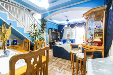 Casa à venda com 180m², 5 quartos e 2 vagas Casa à venda com 180m², 5 quartos e 2 vagasSala 1