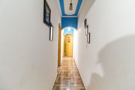 Casa à venda com 180m², 5 quartos e 2 vagas Casa à venda com 180m², 5 quartos e 2 vagasHall