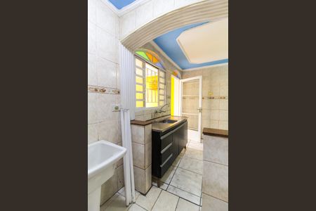 Casa à venda com 180m², 5 quartos e 2 vagas Casa à venda com 180m², 5 quartos e 2 vagasÁrea de Serviço 2- casa 2