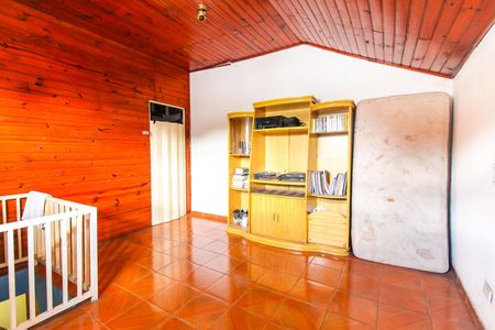 Casa à venda com 180m², 5 quartos e 2 vagas Casa à venda com 180m², 5 quartos e 2 vagasSótão