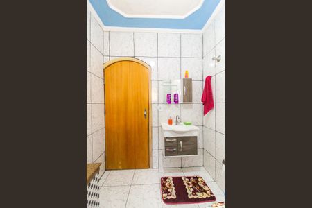 Casa à venda com 180m², 5 quartos e 2 vagas Casa à venda com 180m², 5 quartos e 2 vagasBanheiro 2