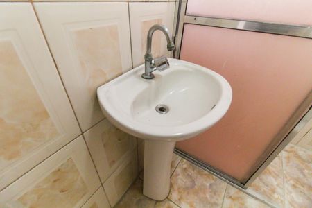 Casa à venda com 180m², 5 quartos e 2 vagas Casa à venda com 180m², 5 quartos e 2 vagasBanheiro da Suíte - casa 2