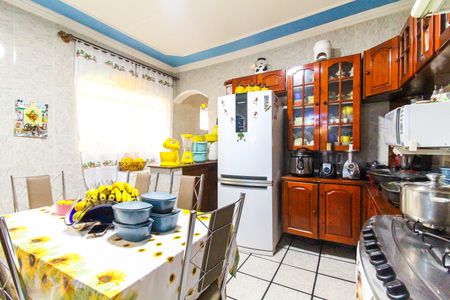 Casa à venda com 180m², 5 quartos e 2 vagas Casa à venda com 180m², 5 quartos e 2 vagasCozinha