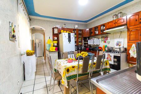 Casa à venda com 180m², 5 quartos e 2 vagas Casa à venda com 180m², 5 quartos e 2 vagasCozinha