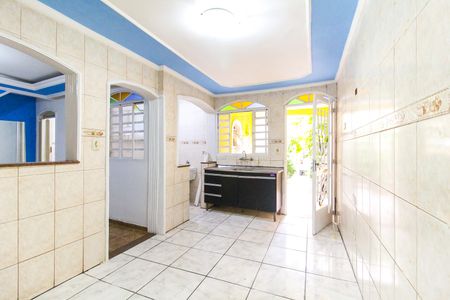 Casa à venda com 180m², 5 quartos e 2 vagas Casa à venda com 180m², 5 quartos e 2 vagasCozinha- casa 2