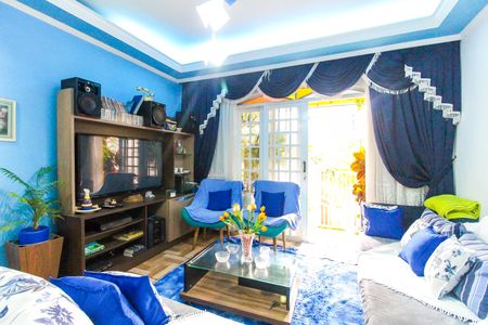 Casa à venda com 180m², 5 quartos e 2 vagas Casa à venda com 180m², 5 quartos e 2 vagasSala 1