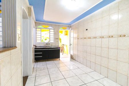 Casa à venda com 180m², 5 quartos e 2 vagas Casa à venda com 180m², 5 quartos e 2 vagasCozinha- casa 2