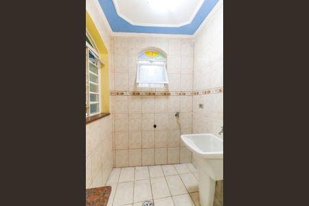 Casa à venda com 180m², 5 quartos e 2 vagas Casa à venda com 180m², 5 quartos e 2 vagasÁrea de Serviço 2- casa 2 - casa 2