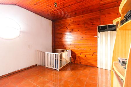 Casa à venda com 180m², 5 quartos e 2 vagas Casa à venda com 180m², 5 quartos e 2 vagasSótão