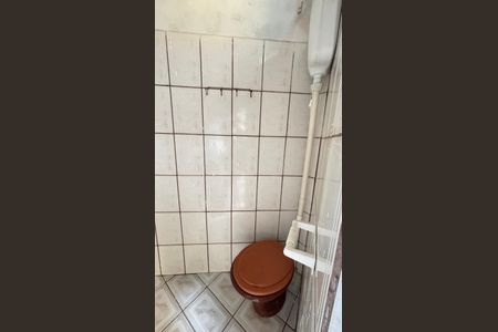 Casa à venda com 155m², 3 quartos e 2 vagas Casa à venda com 155m², 3 quartos e 2 vagasQuintal - Banheiro