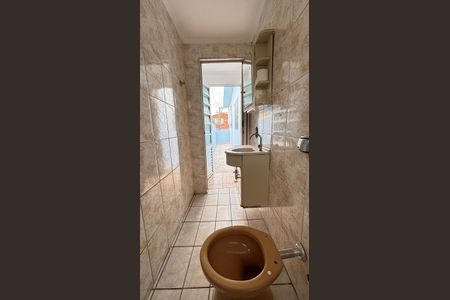 Casa à venda com 155m², 3 quartos e 2 vagas Casa à venda com 155m², 3 quartos e 2 vagasBanheiro
