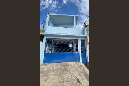 Casa à venda com 155m², 3 quartos e 2 vagas Casa à venda com 155m², 3 quartos e 2 vagasFachada