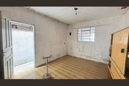 Casa à venda com 155m², 3 quartos e 2 vagas Casa à venda com 155m², 3 quartos e 2 vagasPorão - Sala / Quarto