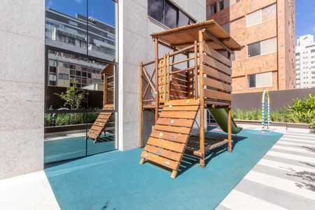 Apartamento à venda com 108m², 3 quartos e 2 vagas Apartamento à venda com 108m², 3 quartos e 2 vagasÁrea comum - Playground