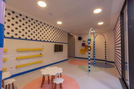 Apartamento à venda com 108m², 3 quartos e 2 vagas Apartamento à venda com 108m², 3 quartos e 2 vagasÁrea comum - Playground