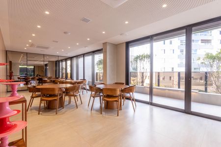 Apartamento à venda com 108m², 3 quartos e 2 vagas Apartamento à venda com 108m², 3 quartos e 2 vagasÁrea comum - Salão de festas