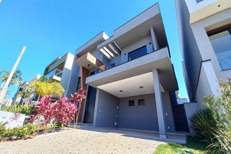 Casa de condomínio à venda com 300m², 4 quartos e 4 vagas Casa de condomínio à venda com 300m², 4 quartos e 4 vagasFachada do Prédio