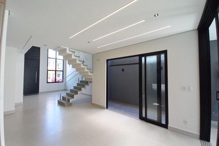 Casa de condomínio à venda com 300m², 4 quartos e 4 vagas Casa de condomínio à venda com 300m², 4 quartos e 4 vagasSala de Jantar