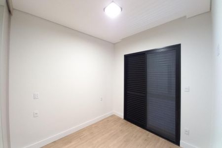 Casa de condomínio à venda com 300m², 4 quartos e 4 vagas Casa de condomínio à venda com 300m², 4 quartos e 4 vagasQuarto 1 - Suíte