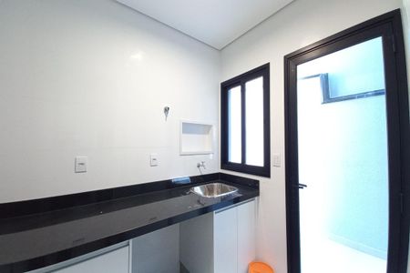 Casa de condomínio à venda com 300m², 4 quartos e 4 vagas Casa de condomínio à venda com 300m², 4 quartos e 4 vagasLavanderia