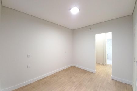 Casa de condomínio à venda com 300m², 4 quartos e 4 vagas Casa de condomínio à venda com 300m², 4 quartos e 4 vagasBanheiro da Suíte 4