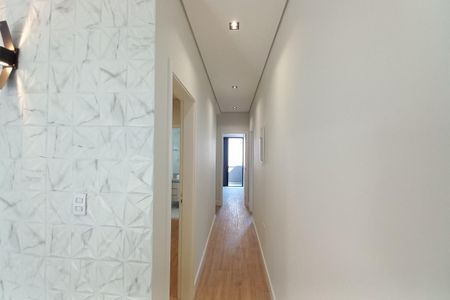 Casa de condomínio à venda com 300m², 4 quartos e 4 vagas Casa de condomínio à venda com 300m², 4 quartos e 4 vagasCorredor