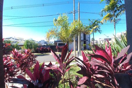 Casa de condomínio à venda com 300m², 4 quartos e 4 vagas Casa de condomínio à venda com 300m², 4 quartos e 4 vagasVista da sala