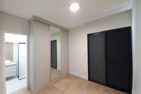 Casa de condomínio à venda com 300m², 4 quartos e 4 vagas Casa de condomínio à venda com 300m², 4 quartos e 4 vagasQuarto 3 - Suíte