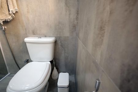 Casa à venda com 230m², 2 quartos e 2 vagas Casa à venda com 230m², 2 quartos e 2 vagasBanheiro