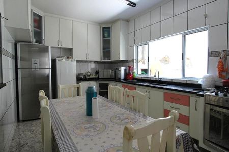 Casa à venda com 180m², 2 quartos e 3 vagas