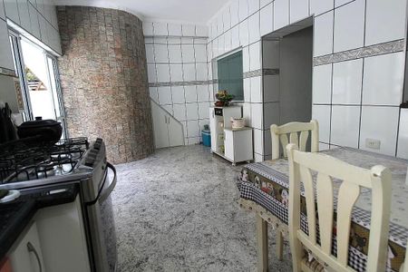 Casa à venda com 180m², 2 quartos e 3 vagas