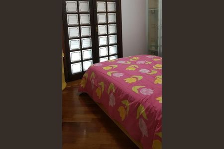 Casa à venda com 160m², 3 quartos e 4 vagas
